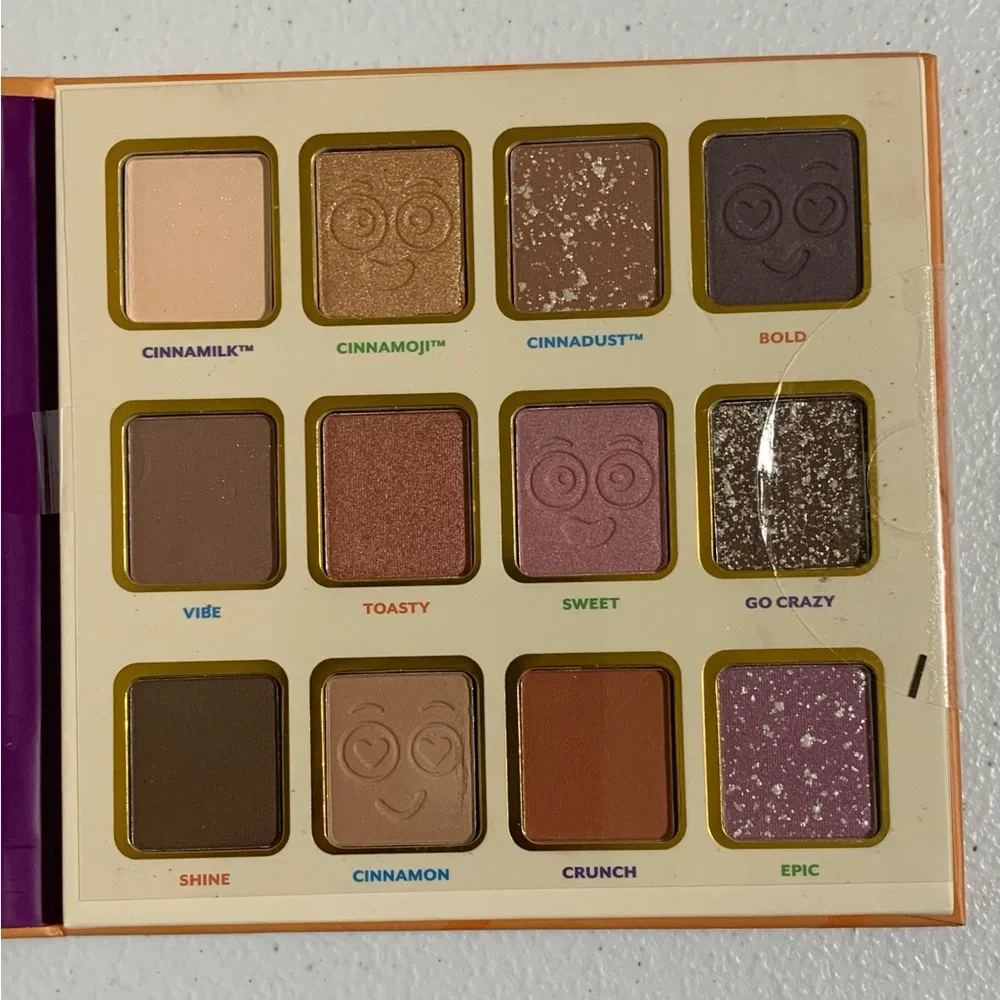 Taste Beauty x Cinnamon Toast Crunch Eyeshadow Palette & Cosmetic Brush Set-New
